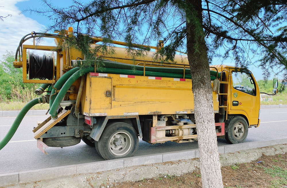 283公教清洗抽粪车