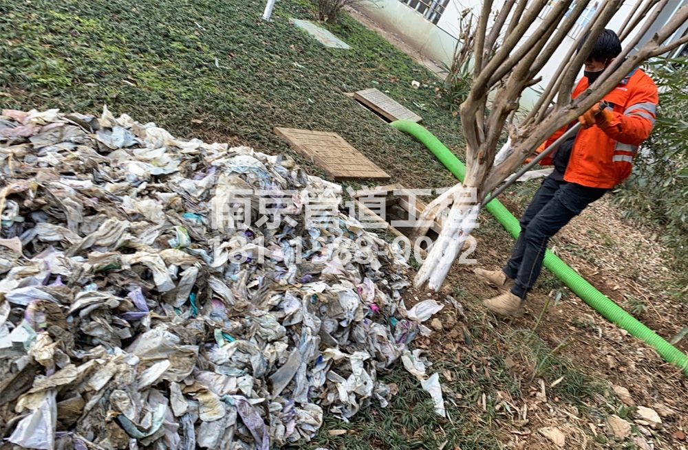 315公教化粪池垃圾清理
